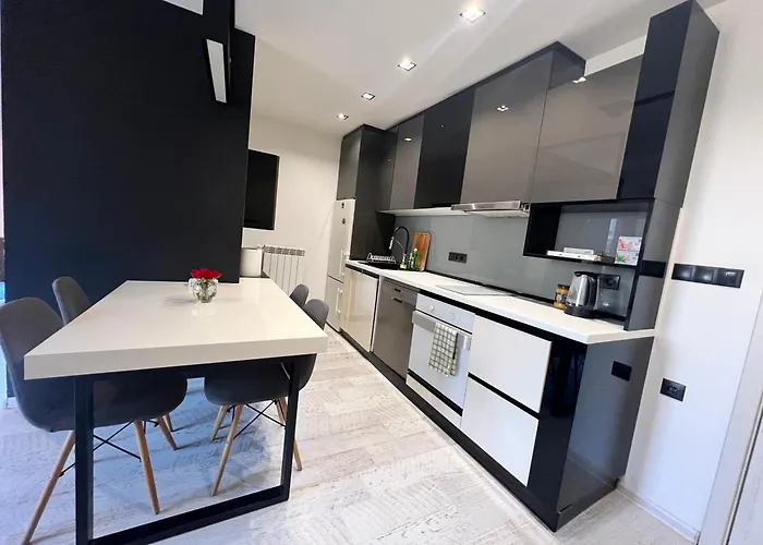 The Mirror Apartment