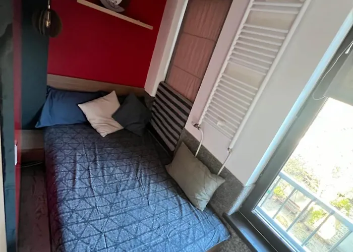 The Mirror Apartment *