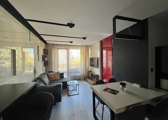 The Mirror Apartment *