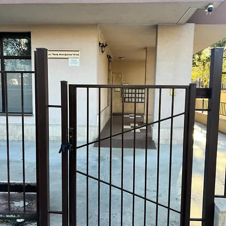 The Mirror * София